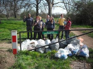 FARA residents spring cleaning Wanstead Flats